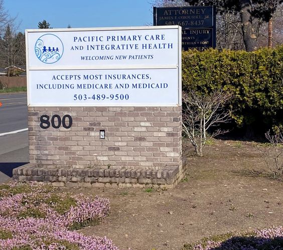 NEWLY REMODELED MEDICAL &/OR OFFICE SPACE: 800 SE 181st Ave, Portland, OR 97233